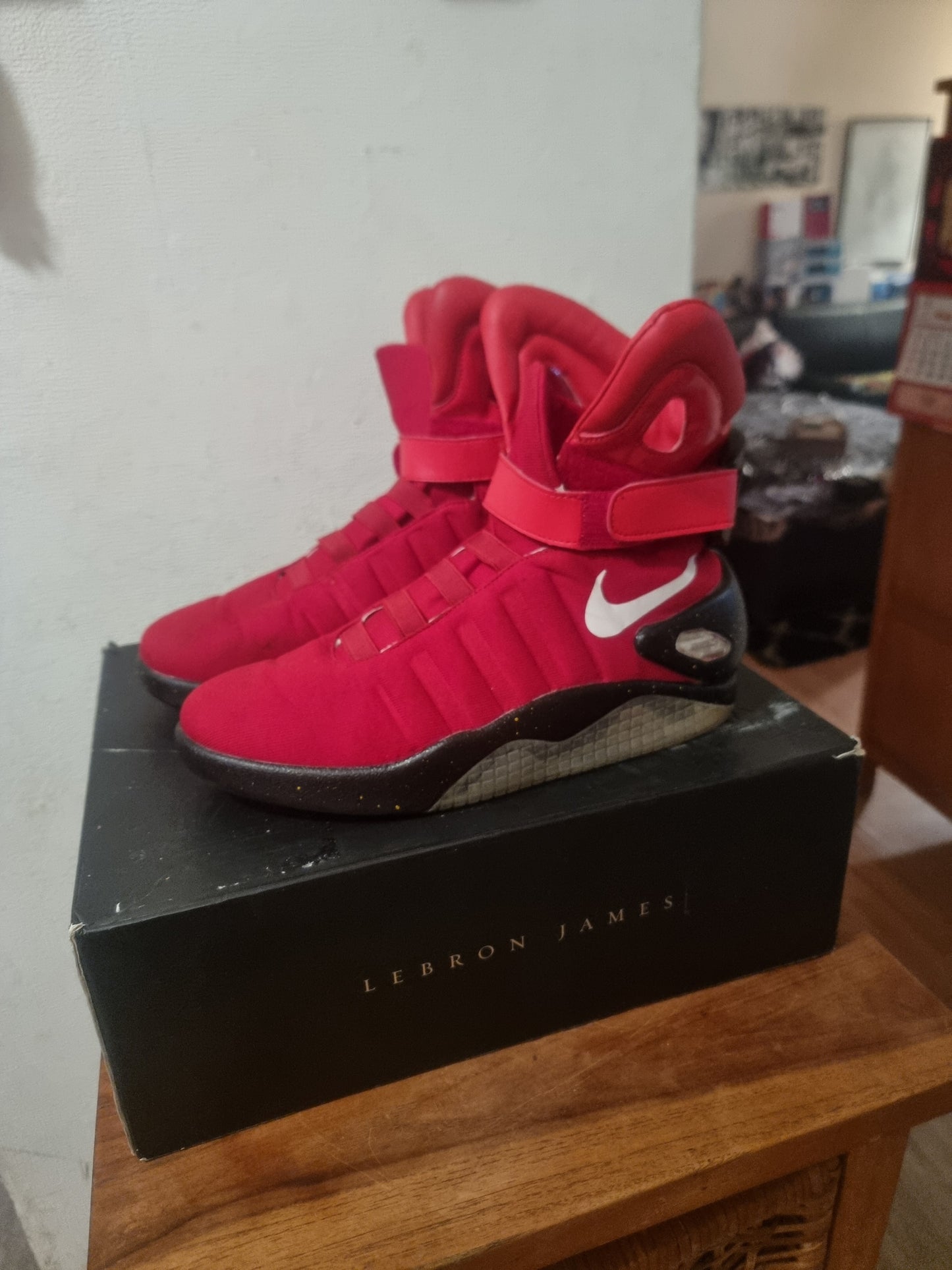 Nike Air Mag Rood (Maat 47)